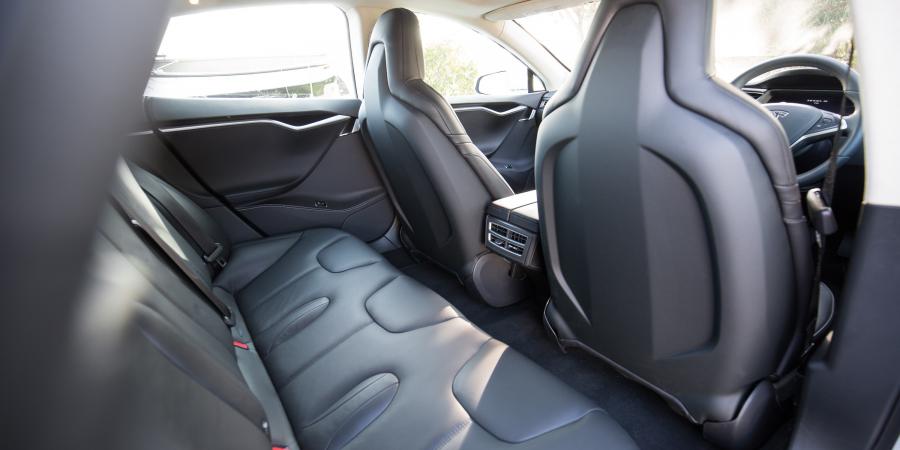 Интерьер Tesla Model S 70 2016 года  (AU) (фото 8 из 15)